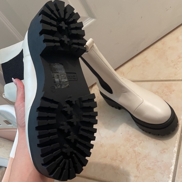 Ivory Chelsea H&M BOOTS - Picture 4 of 5